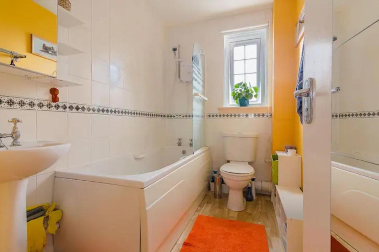 Guestready - Cosy & Bright - Central Flat Edinburgh Eksteriør billede